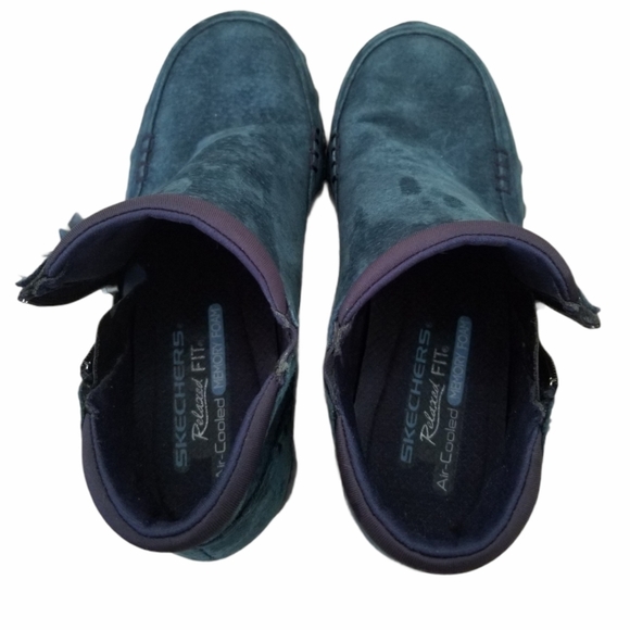 Skechers Relaxed Fit Suede Ankle Boots - Picture 7 of 8